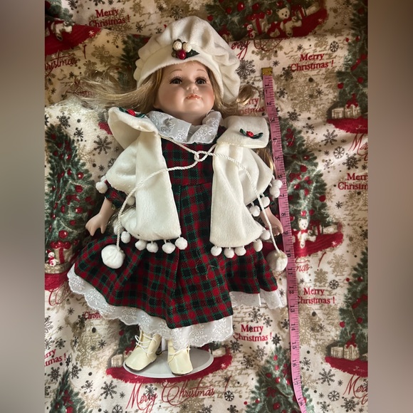 VINTAGE PORCELAIN HOLIDAY DOLL WITH STAND - Picture 13 of 13